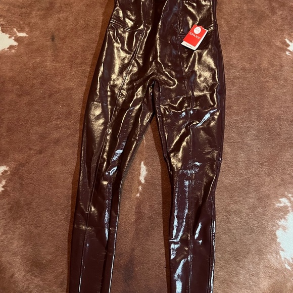 Spanx new with tag faux leather Ruby red high rise legging
Size small - Picture 3 of 8